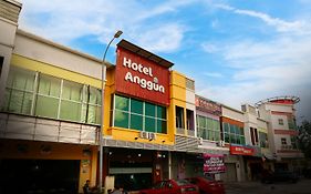 Swing & Pillows - Anggun Hotel Seri Iskandar, Ipoh